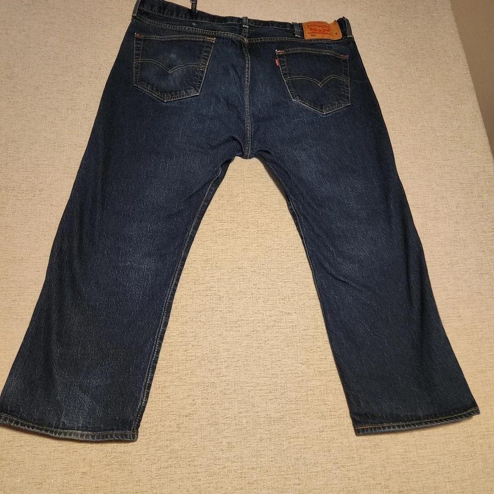 Levis slip into